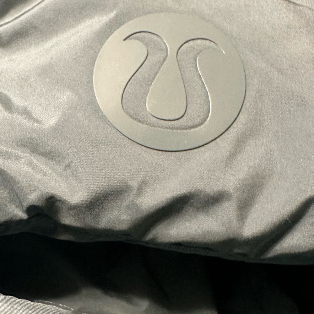 Lululemon wonderpuff coat - Picture 2 of 5